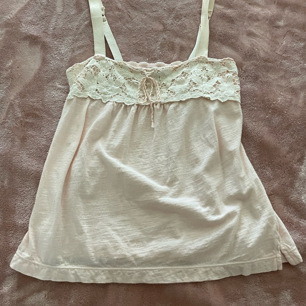 American Eagle Top XS *Price is as low as I can go*